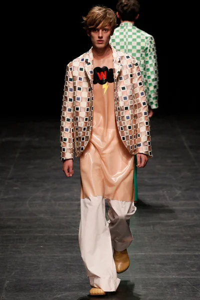 Look 24